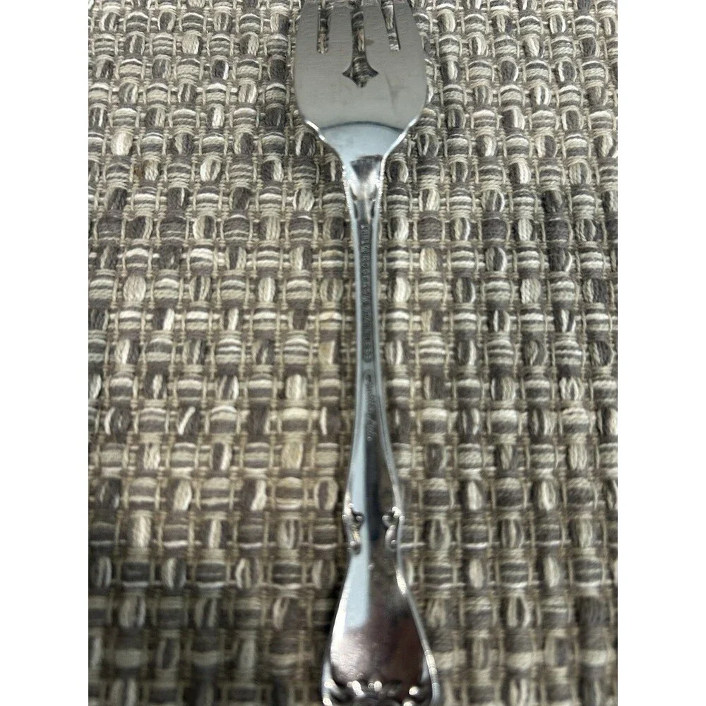 Oneida Arbor Rose True Rose Salad Fork Dessert Fork ONE Single Fork Stainless